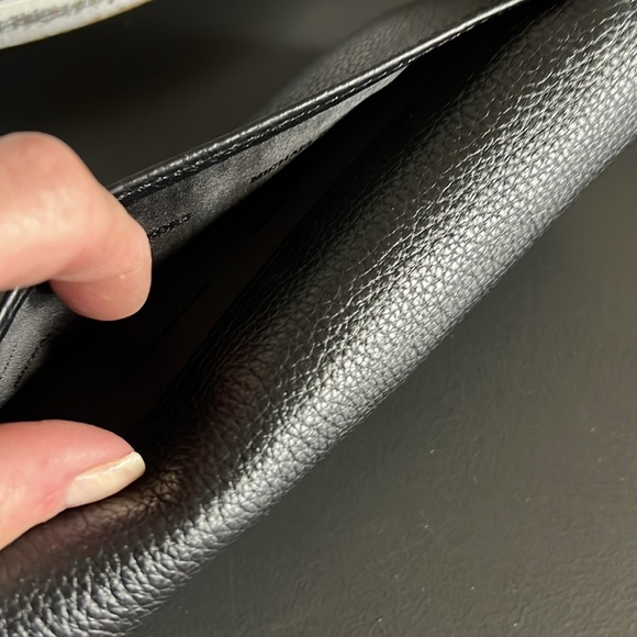 Beautiful MICHAEL KORS Leather  Wallet - Picture 5 of 9